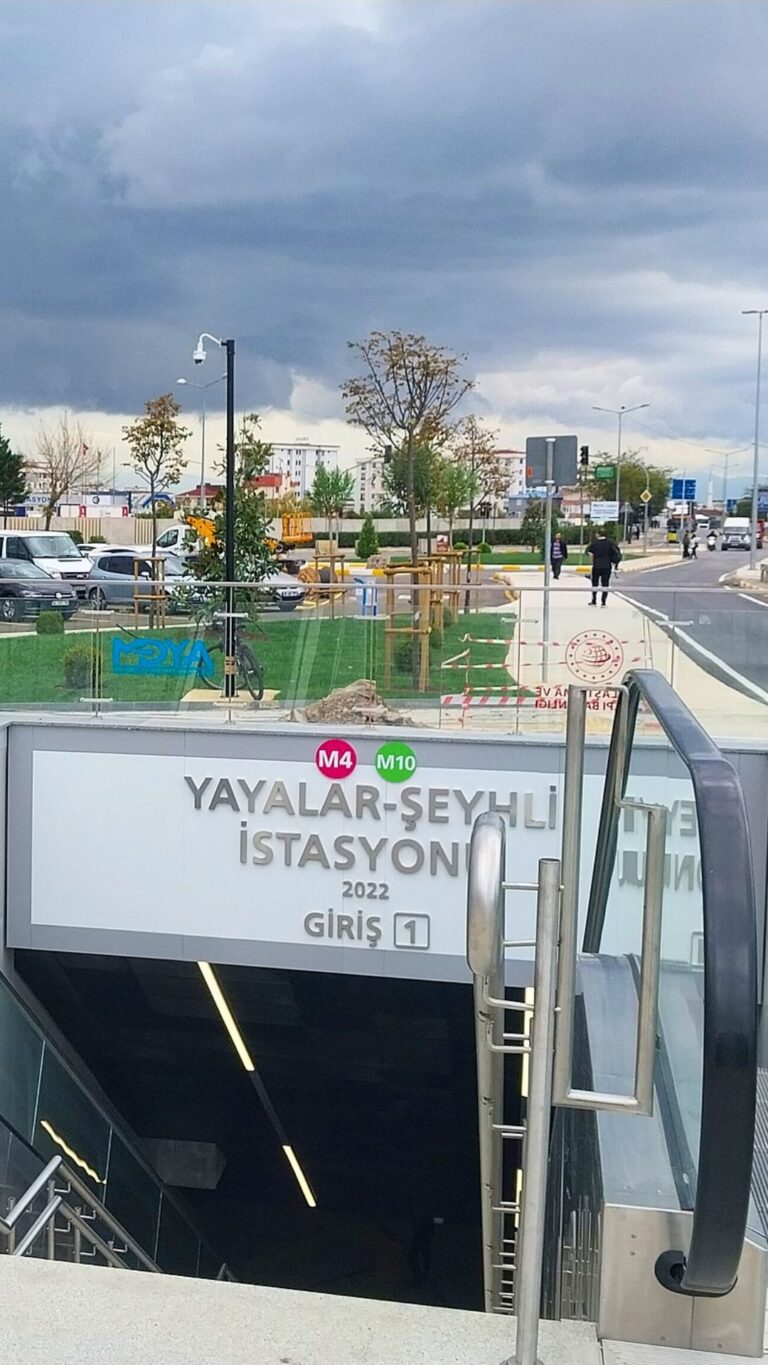 Yayalar-Şeyhli Metro İstasyonu